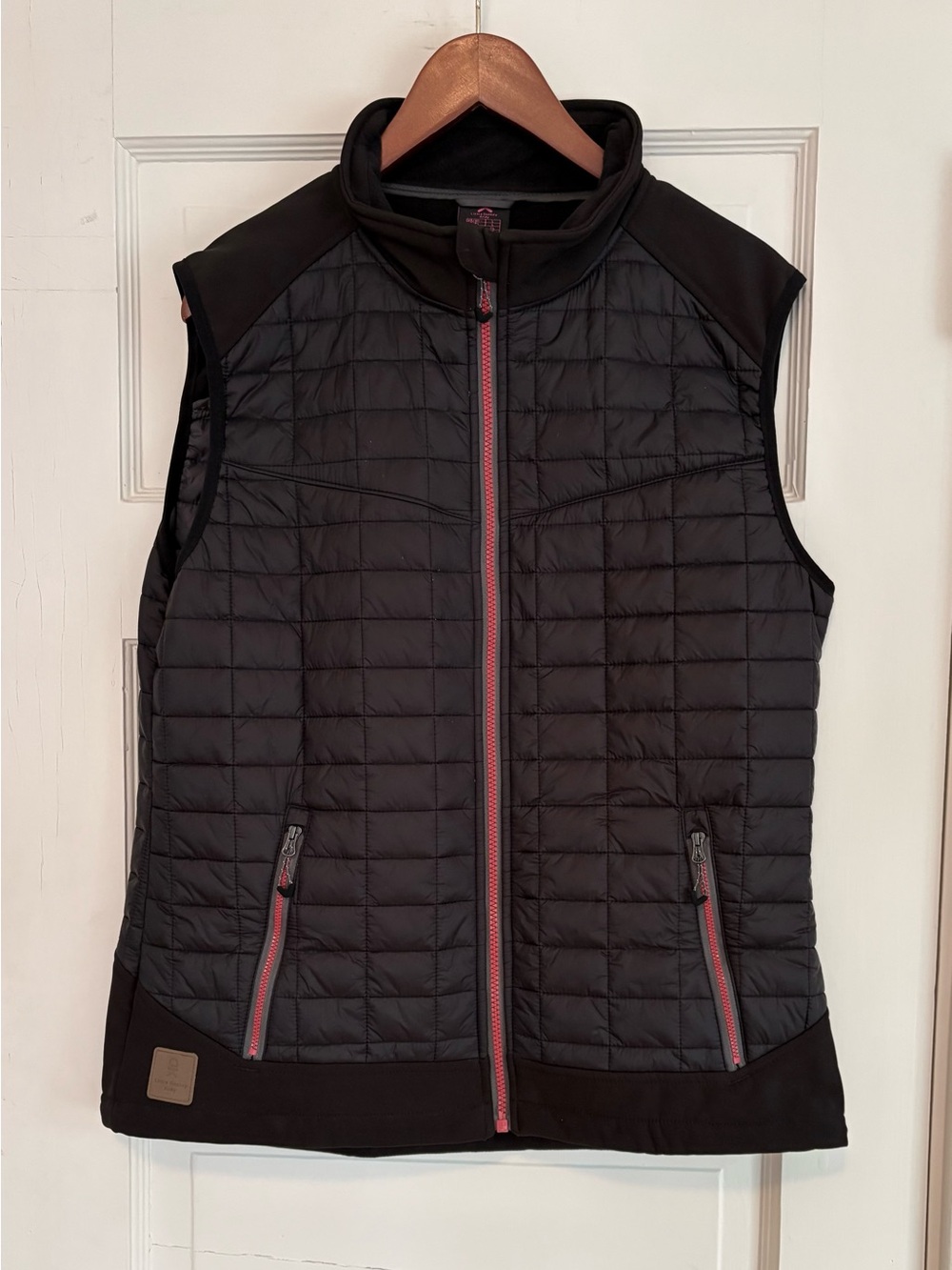 Black Vest Women. Quilted Lightweight Slimming. Little Donkey Andy Large Run